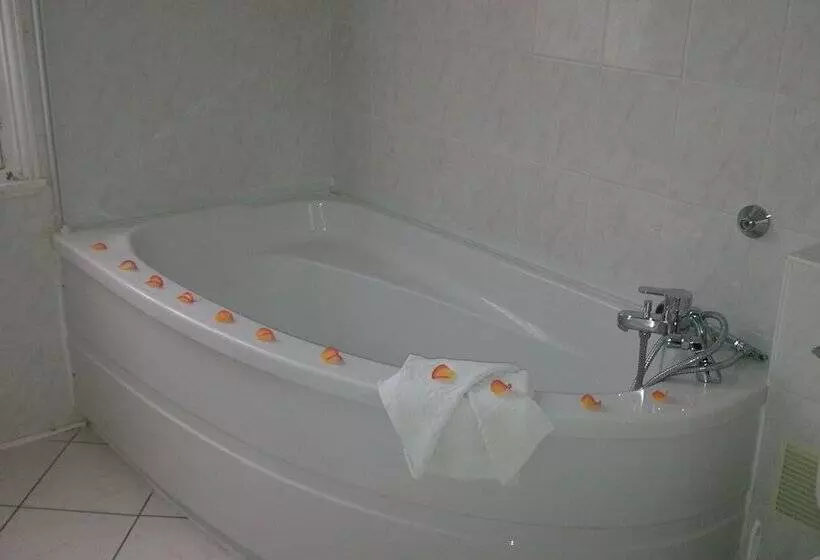 Отель Le Chantilly