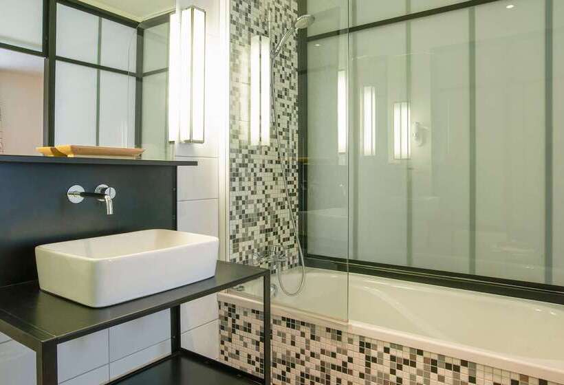 ホテル Le Manoir Du Lys, The Originals Relais