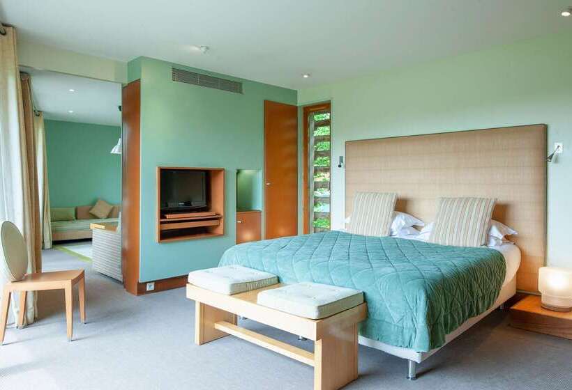 ホテル Le Manoir Du Lys, The Originals Relais