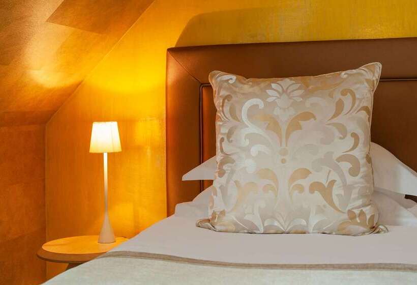 ホテル Le Manoir Du Lys, The Originals Relais