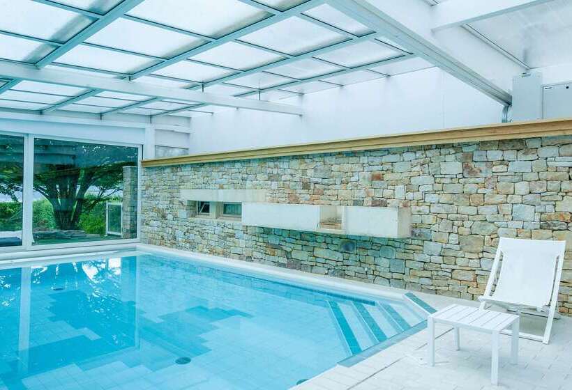 ホテル Le Manoir Du Lys, The Originals Relais