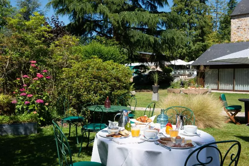 酒店 Le Manoir Du Lys, The Originals Relais