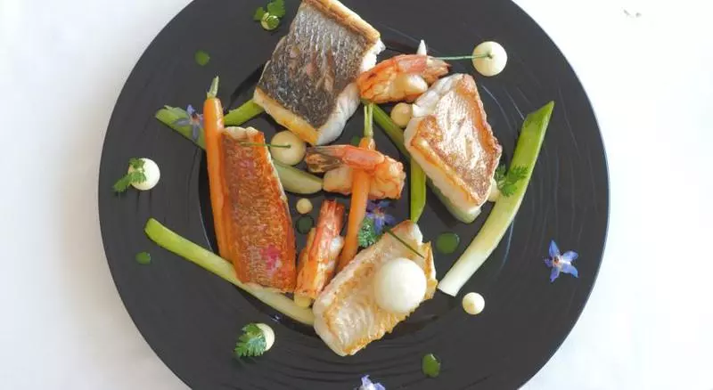 Отель Les Elmes   Hôtel, Spa & Plage Privée