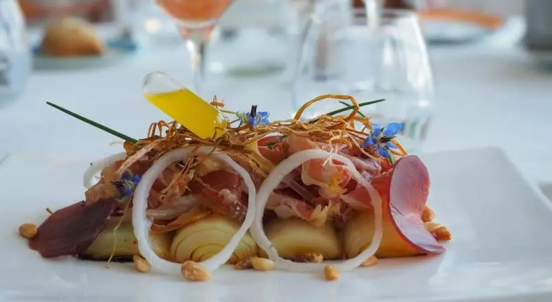 Отель Les Elmes   Hôtel, Spa & Plage Privée