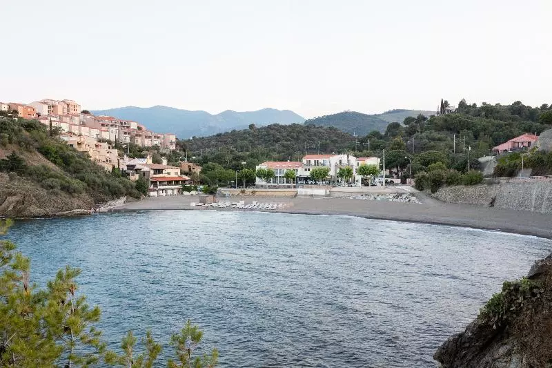 Отель Les Elmes   Hôtel, Spa & Plage Privée