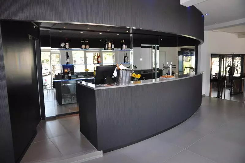 Отель Les Elmes   Hôtel, Spa & Plage Privée