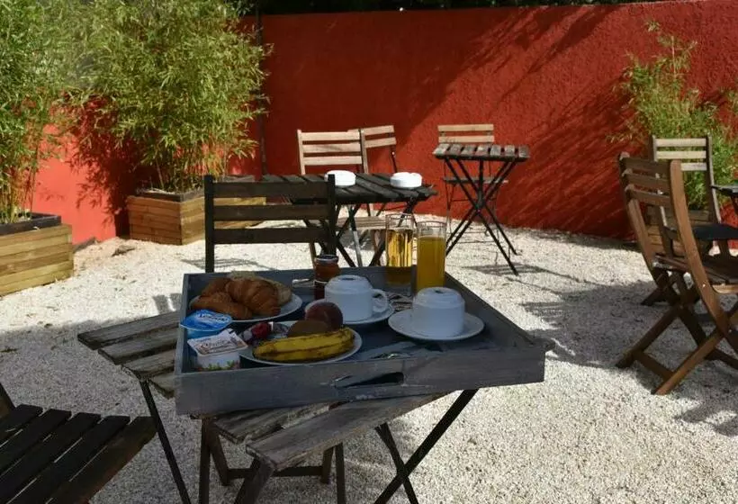 ホテル Hôtel Les Mimosas