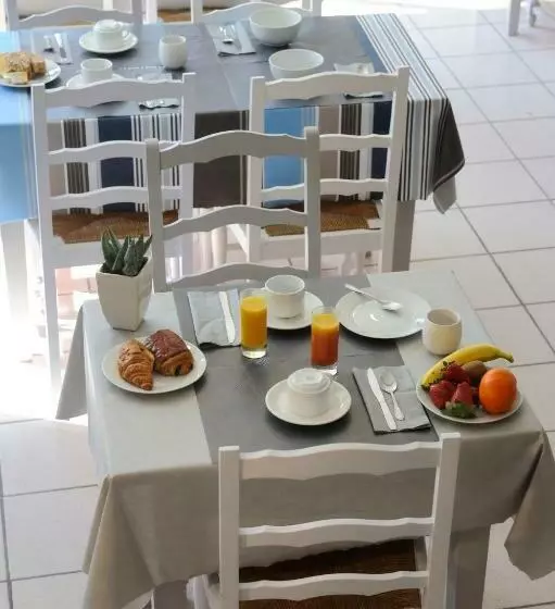 ホテル Hôtel Les Mimosas