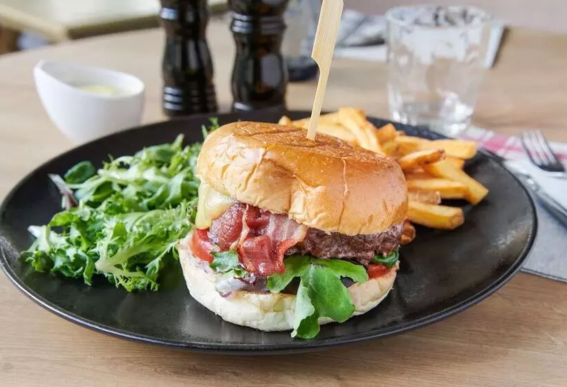 Hotel Demeures De Campagne Parc Du Coudray – Mercure