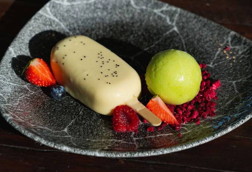 هتل Mercure Paris Val De Fontenay