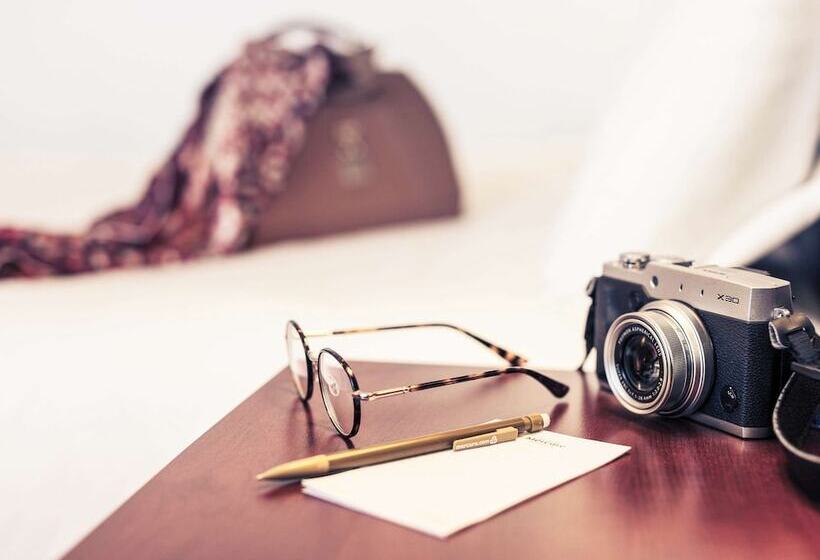 هتل Mercure Paris Val De Fontenay