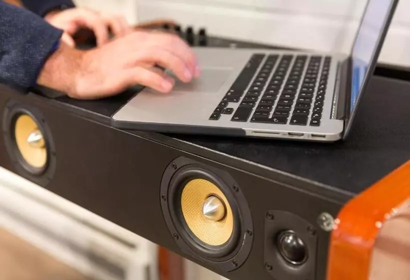 Hotel Hostel Ozz Nice