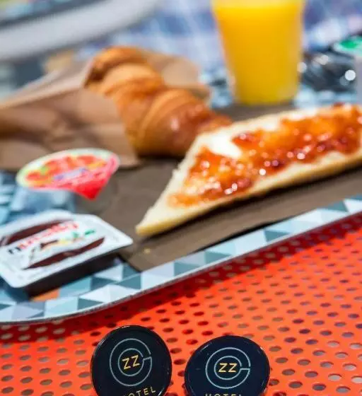 Hotel Hostel Ozz Nice