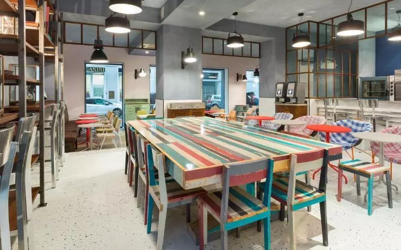 Hotel Hostel Ozz Nice