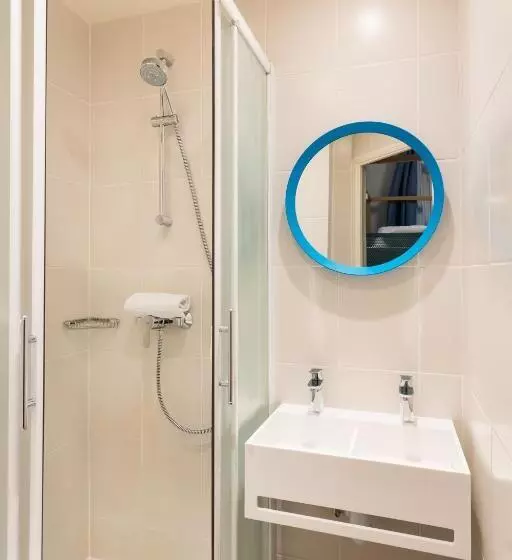 Hotel Hostel Ozz Nice