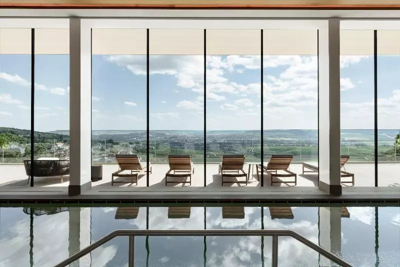 Royal Champagne Hotel & Spa