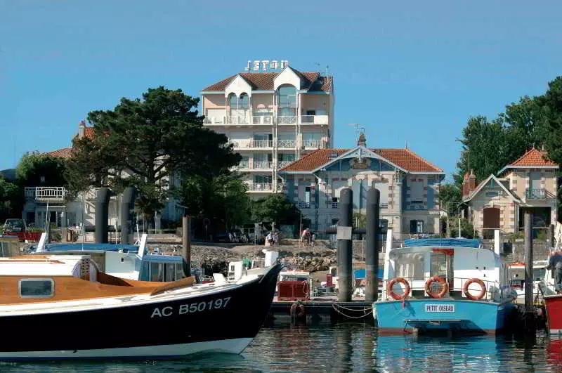 هتل Hôtel Le Nautic