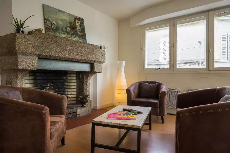 هتل The Originals City, Hôtel Napoléon, La Rochesuryon