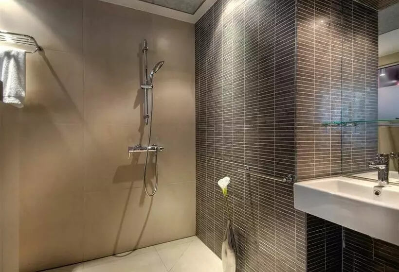 Hotelli Valadon Colors