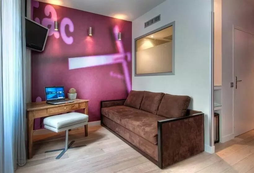 Hotelli Valadon Colors