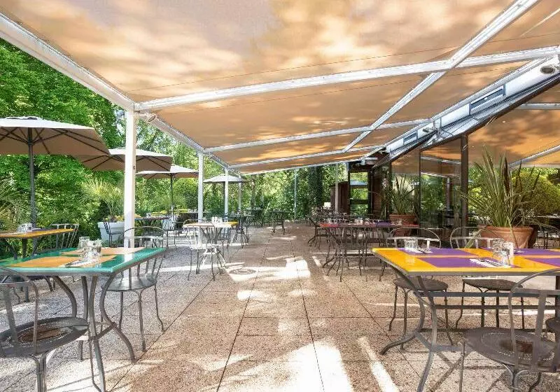 Novotel Aix En Provence Pont De L Arc