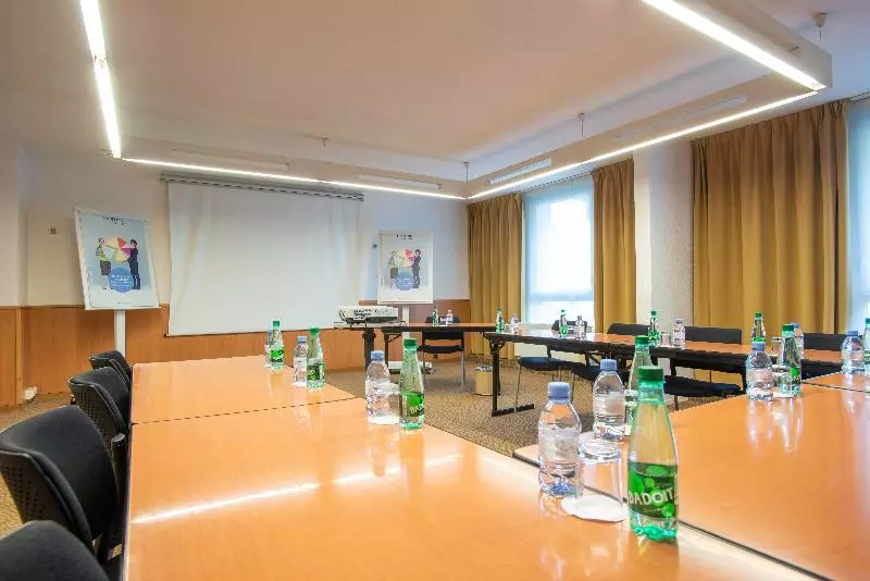 Novotel Aix En Provence Pont De L Arc