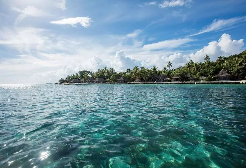 Resort Castaway Island, Fiji