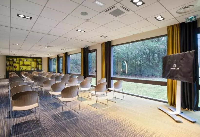 Отель Appart City Collection Genève Aéroport Ferney Voltaire