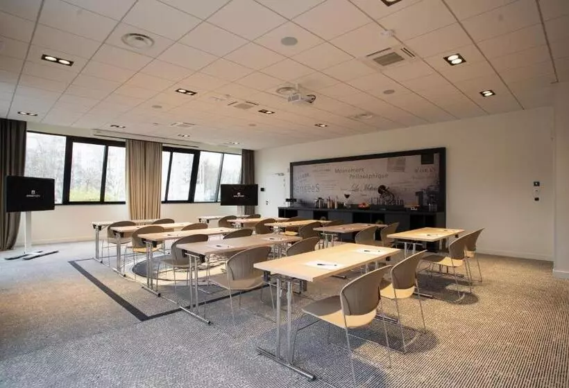 Отель Appart City Collection Genève Aéroport Ferney Voltaire