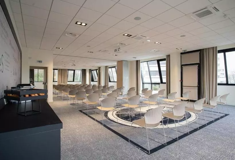 Отель Appart City Collection Genève Aéroport Ferney Voltaire