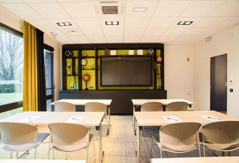 Отель Appart City Collection Genève Aéroport Ferney Voltaire