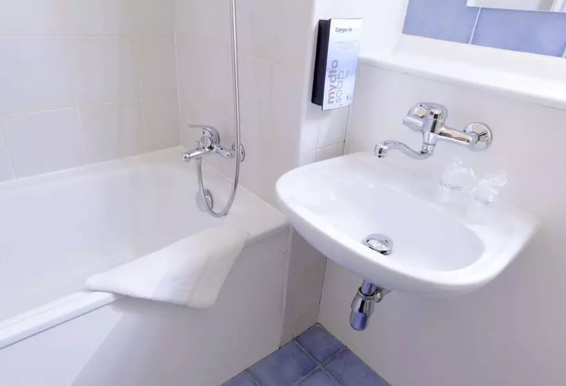 בית מלון כפרי Campanile Villefranche Sur Saone