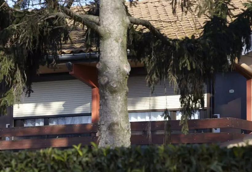 בית מלון כפרי Campanile Villefranche Sur Saone