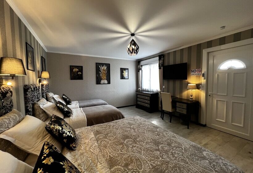 فندق Domaine De Roullet