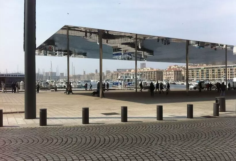 Отель Du Sud Vieux Port