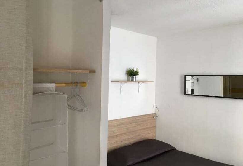 בית מלון כפרי Hôtel Du Petit Louvre