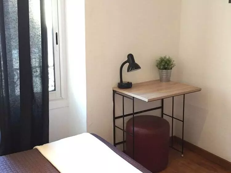 Отель Hôtel Du Petit Louvre