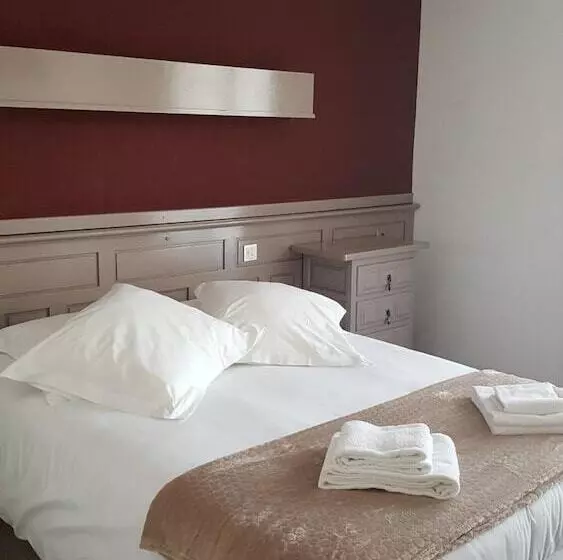 בית מלון כפרי Hôtel Le Palmarium