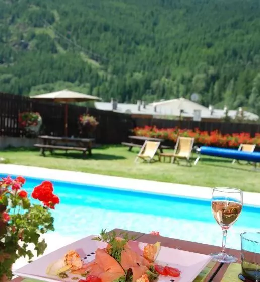 호텔 Hôtel Plein Sud Et Piscine