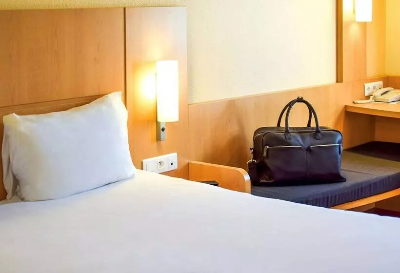 Otel Ibis Nancy Centre Gare Et Congrès