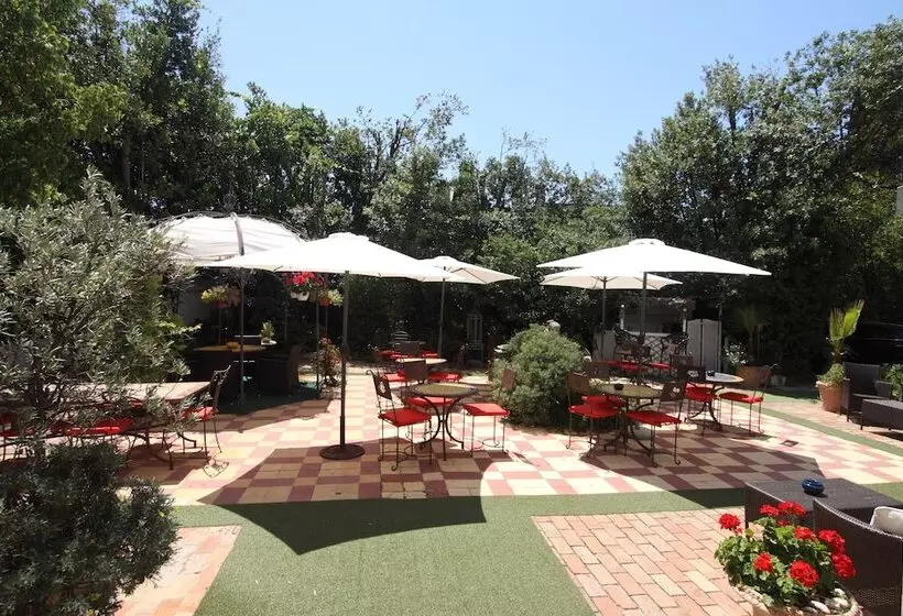 هتل Le Pre Catelan