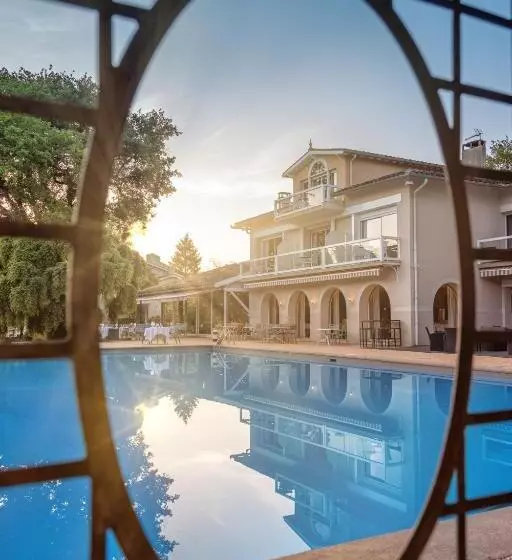 Отель La Reserve Albi Hôtel Restaurant