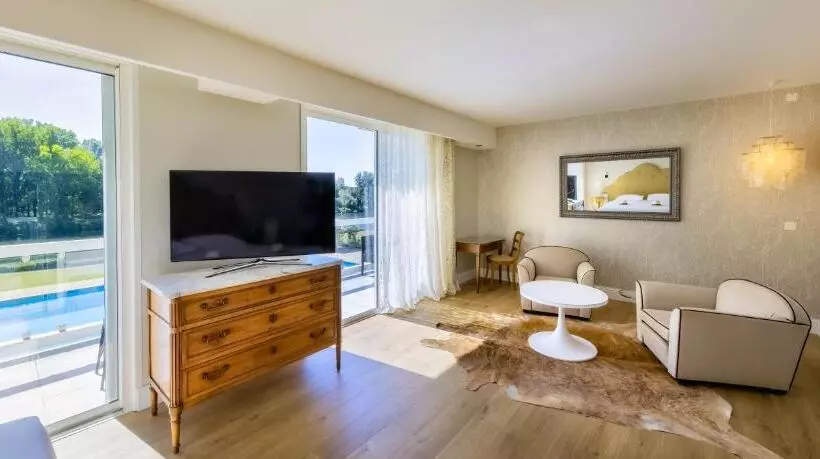 Отель La Reserve Albi Hôtel Restaurant