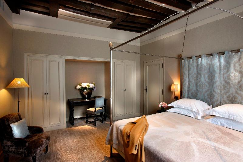 هتل Relais Christine