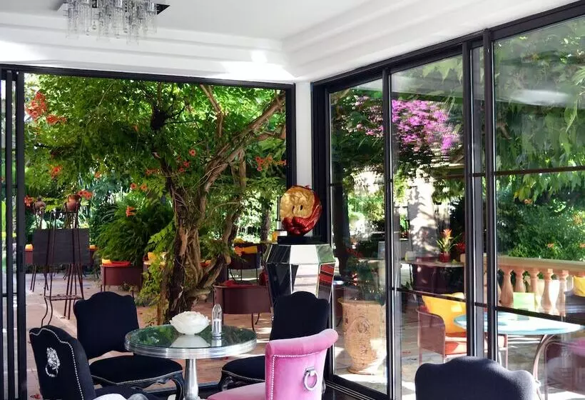 هتل Hôtel La Villa Sainte Valérie Adults Only