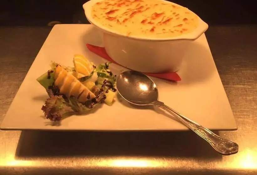 Отель Carreg Bran