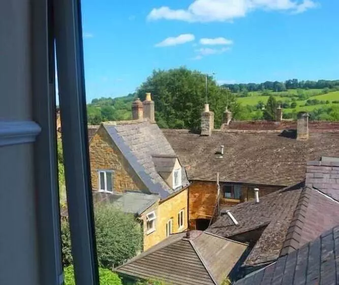 Crown Hotel Cotswold