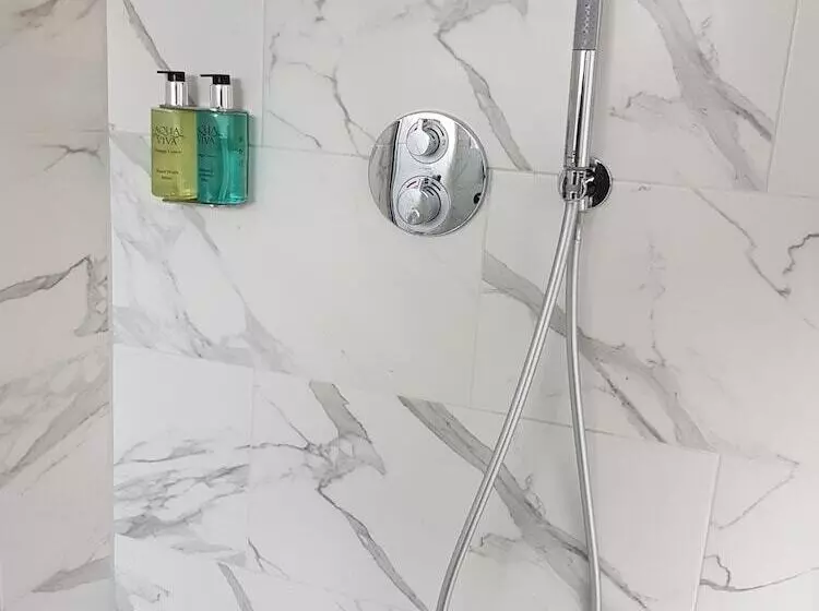 هتل Euston Square