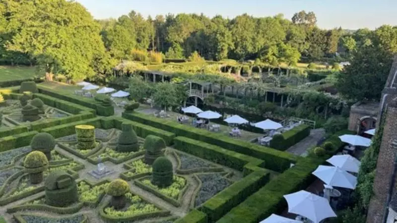 Отель Great Fosters   Near Windsor