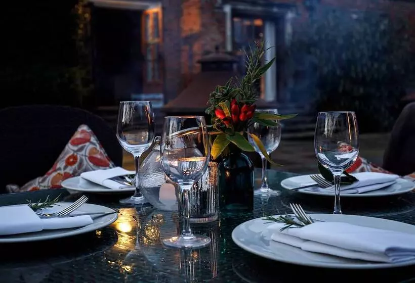 Отель Great Fosters   Near Windsor